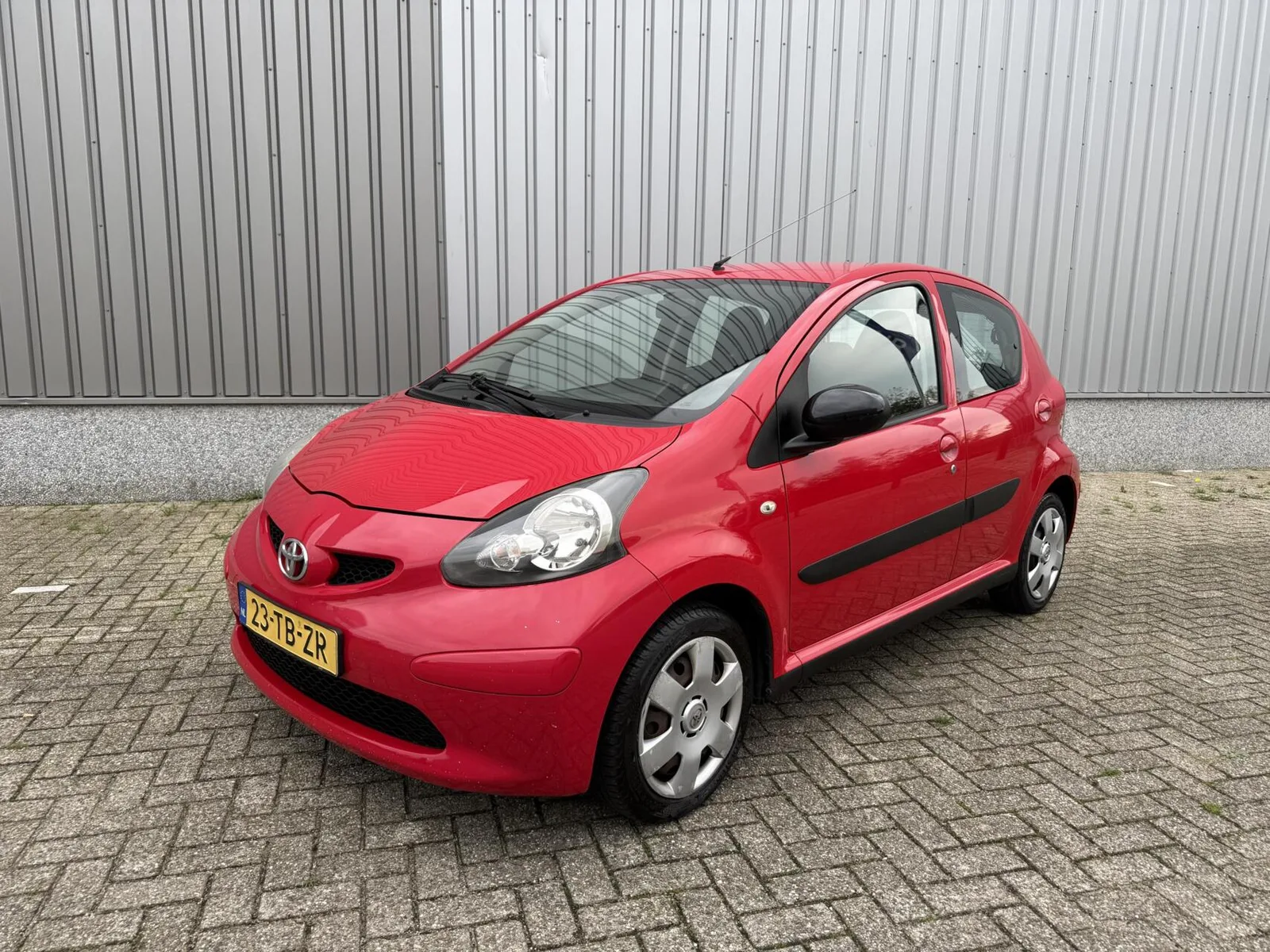 Toyota Aygo (2006) — foto 1