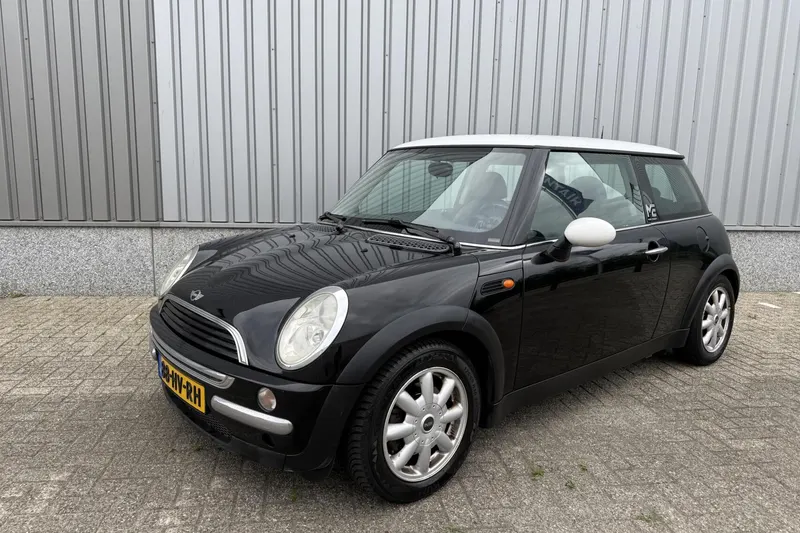 MINI Cooper (2002)