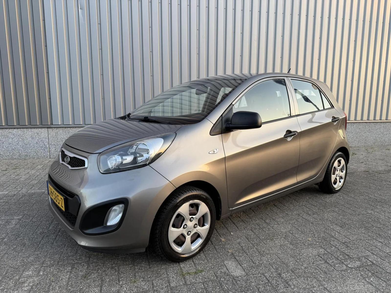 Kia Picanto (2011) — foto 1