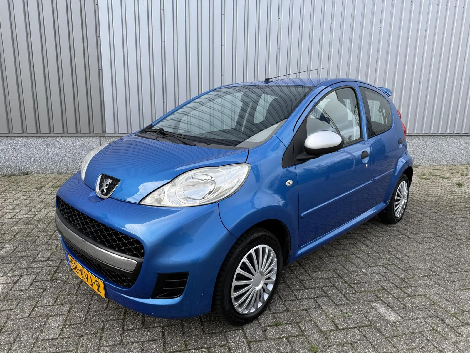 Peugeot 107 (2010) — foto 1
