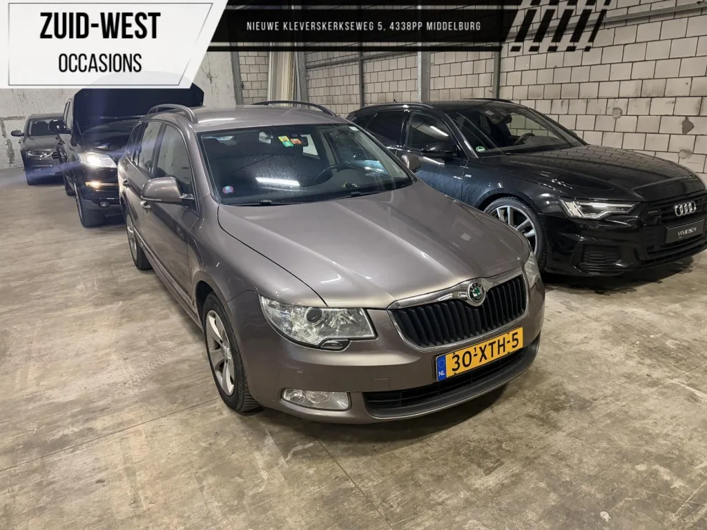 Škoda Superb (2012) — foto 1