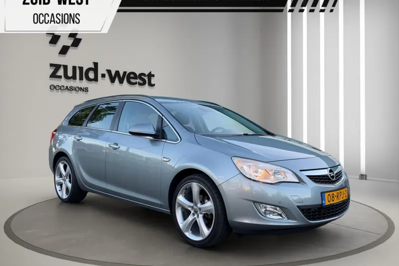 Opel Astra (2011)