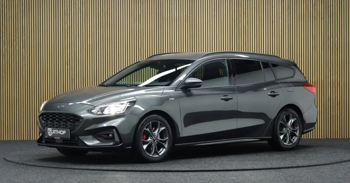 Ford Focus (2021) — foto 1