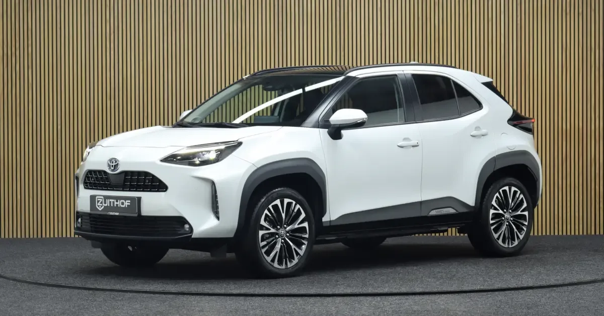 Toyota Yaris (2023) — foto 1