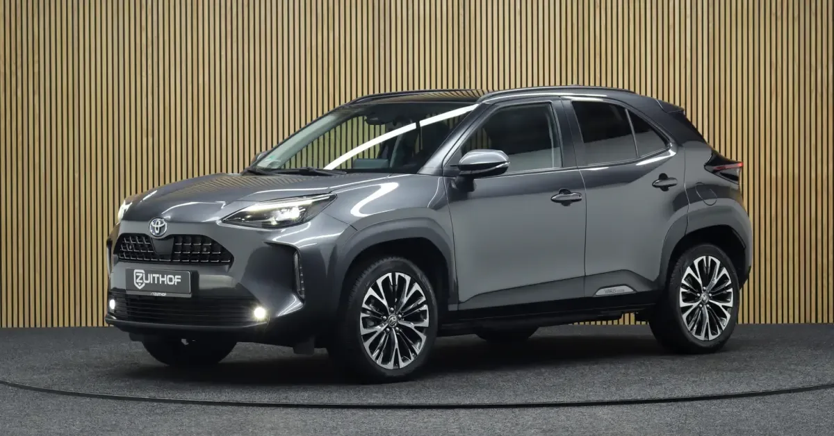 Toyota Yaris (2023) — foto 1