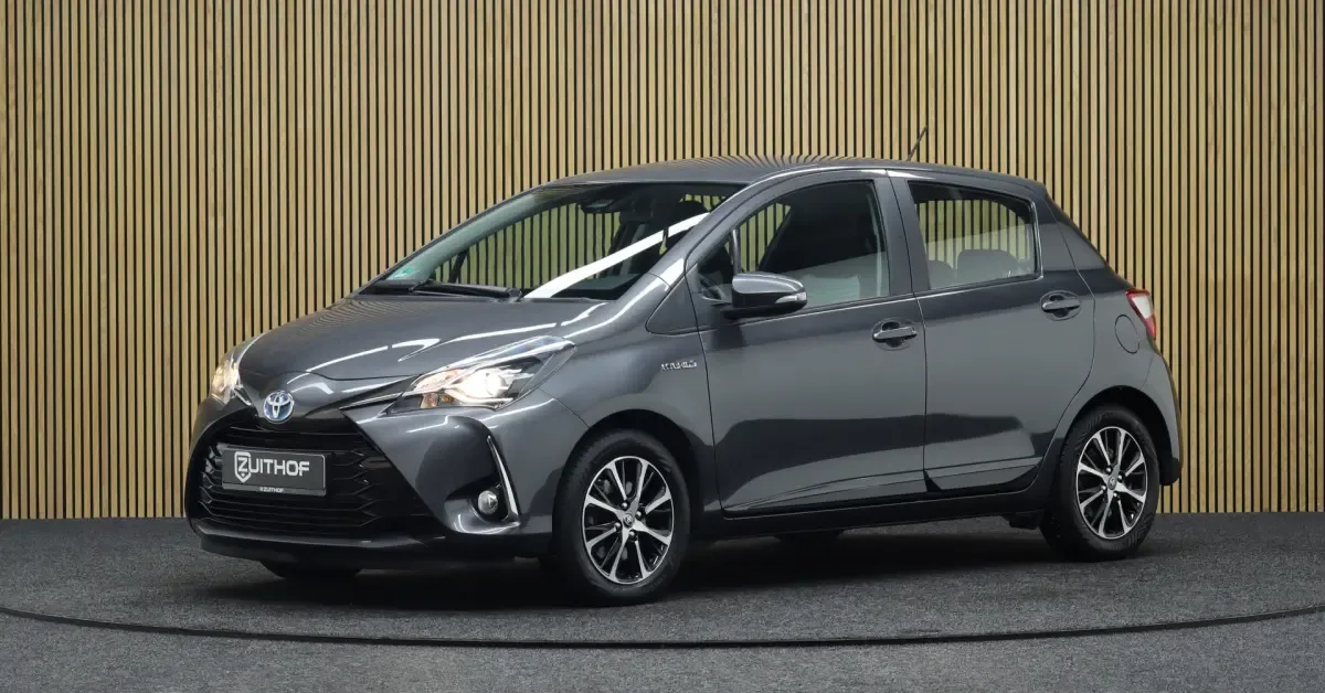 Toyota Yaris (2018) — foto 1