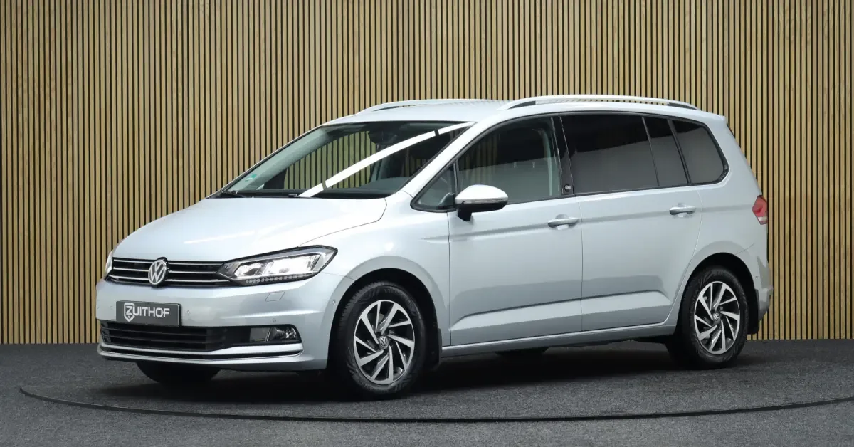 Volkswagen Touran (2017) — foto 1
