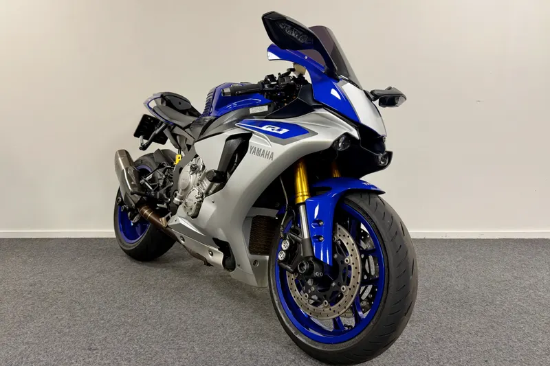 Yamaha YZF-R1 (2015)