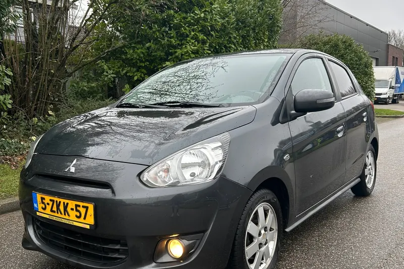 Mitsubishi Space Star (2015)