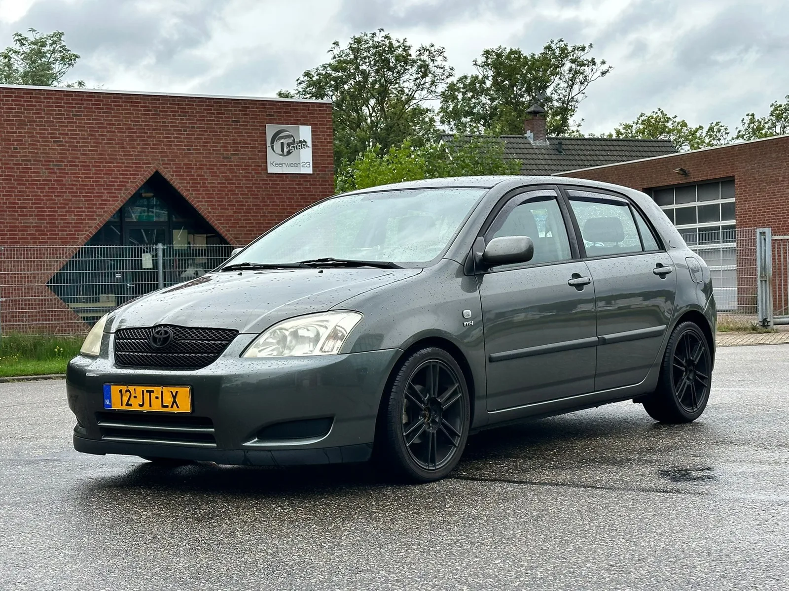 Toyota Corolla (2002) — foto 1