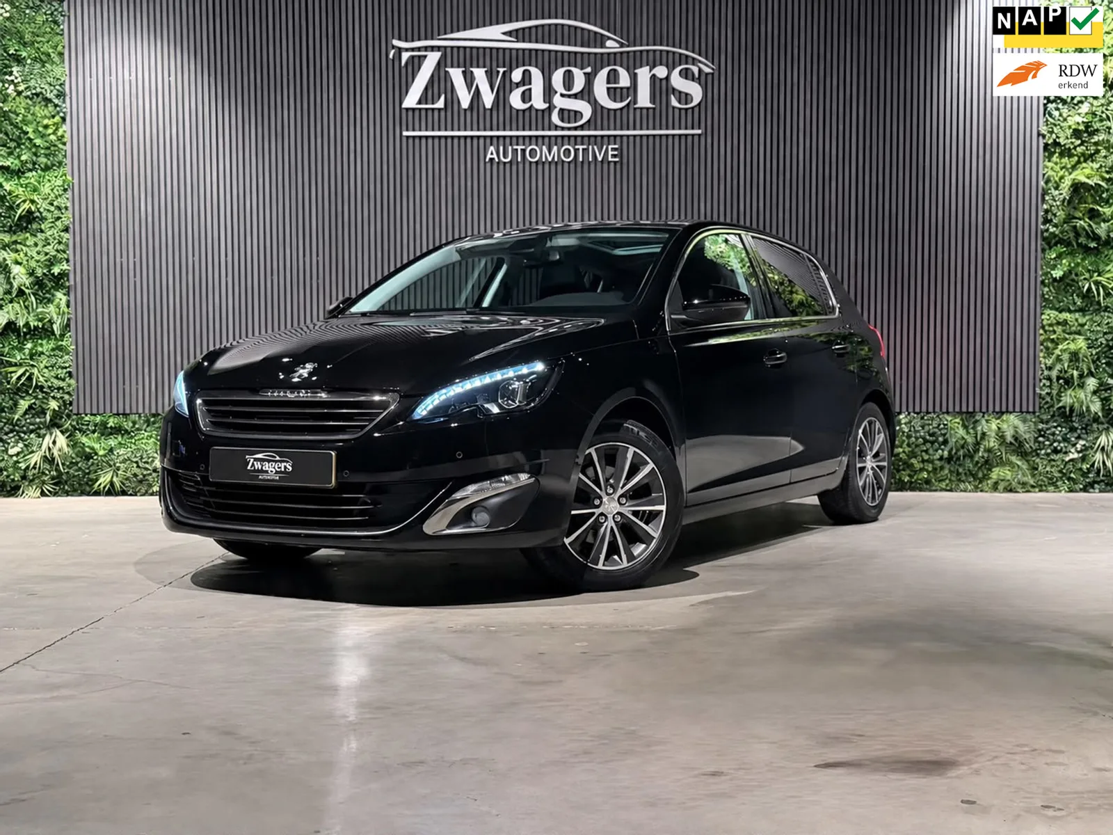 Peugeot 308 (2013) — foto 1
