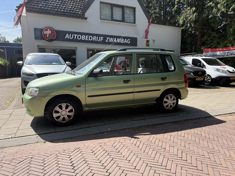 Mazda Demio (2002) — foto 1