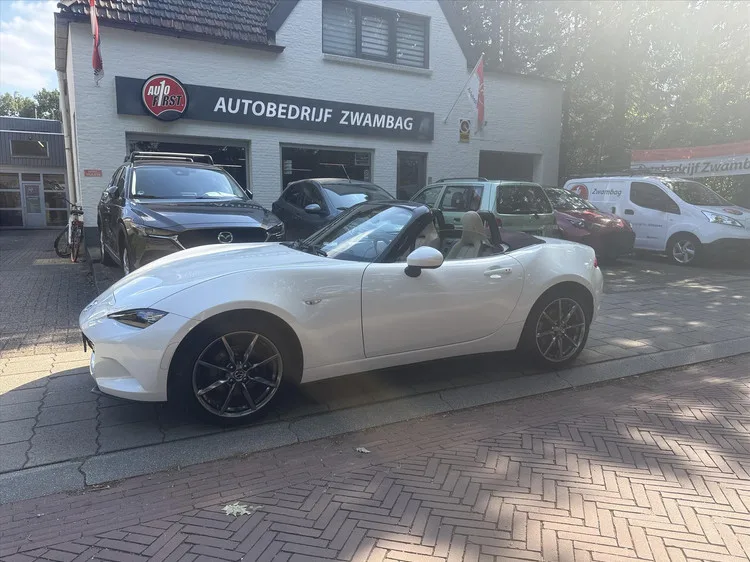 Mazda MX-5 (2018) — foto 1