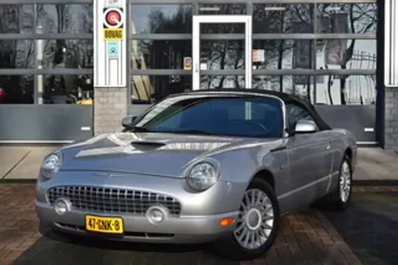 Ford Thunderbird (2004)