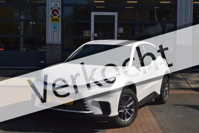 Lexus LBX (2024) — foto 1