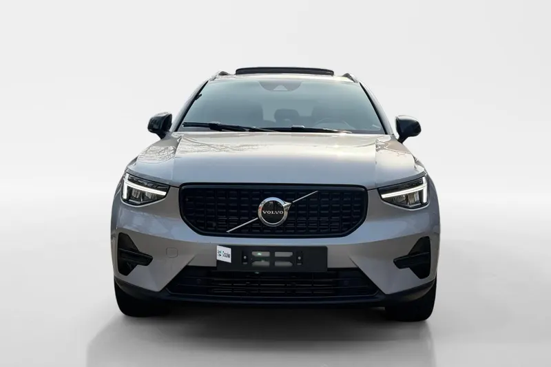 Volvo XC40 (2023)